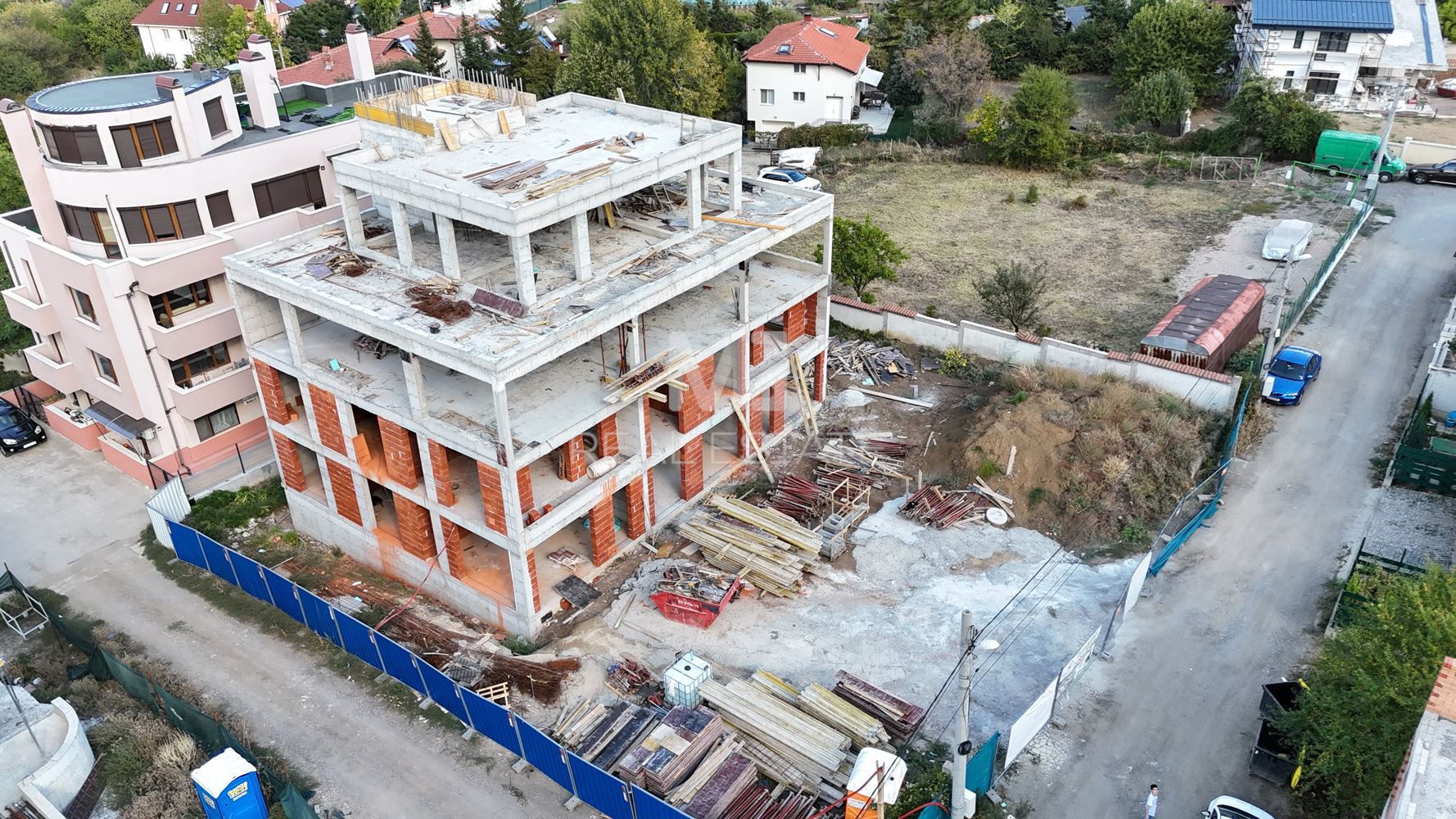 AURA HILL - ап. 2 - 0