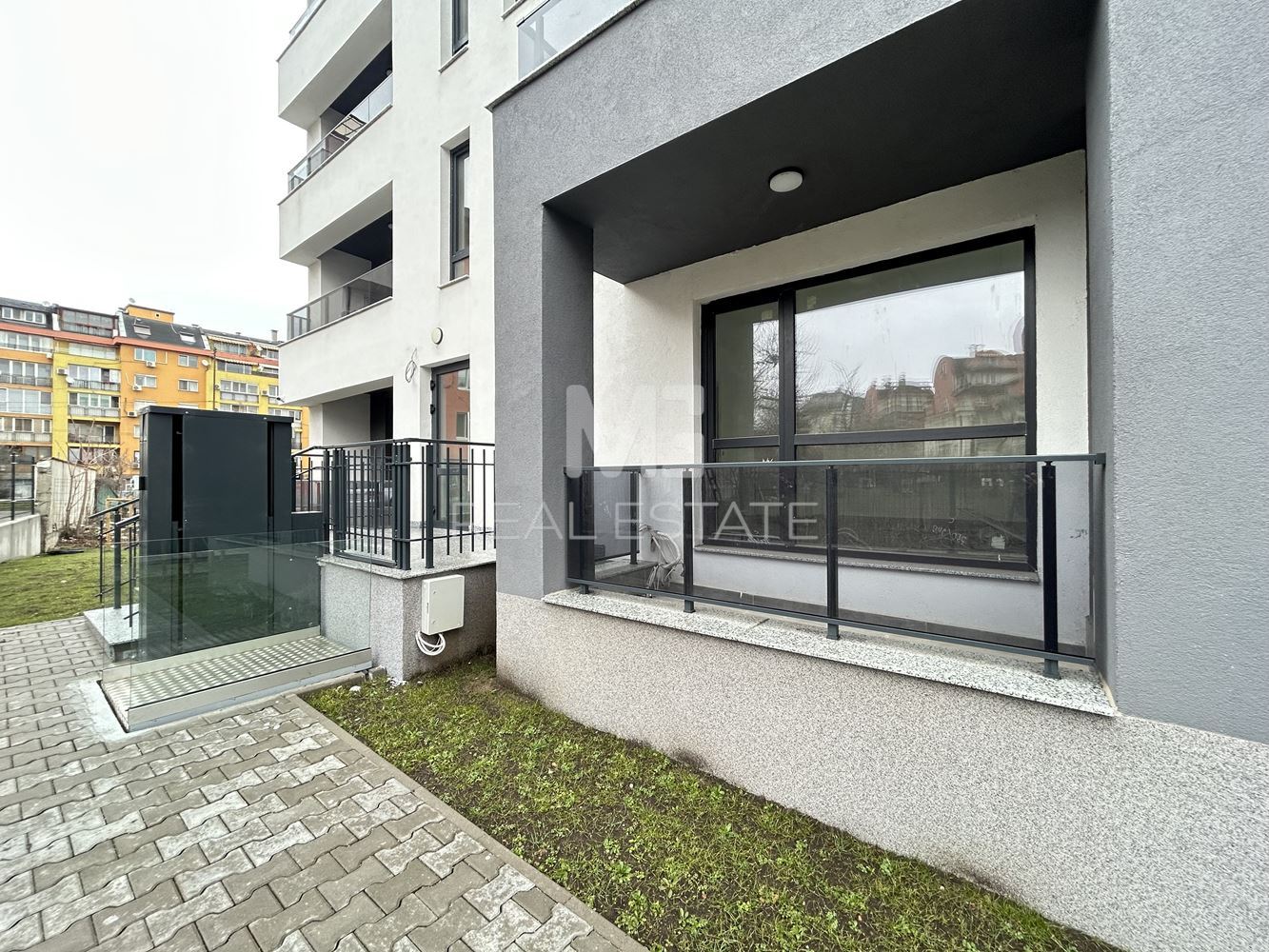 Медицински център, кв. Дървеница - 0