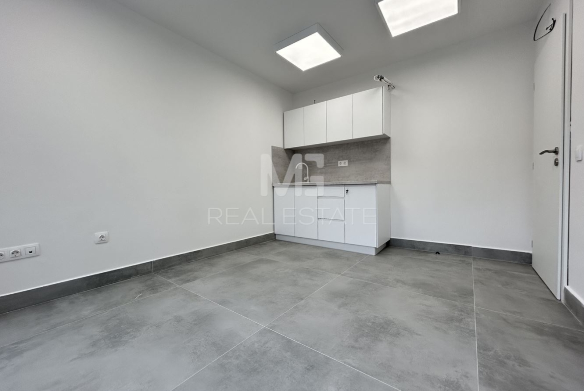 Медицински център, кв. Дървеница - 0