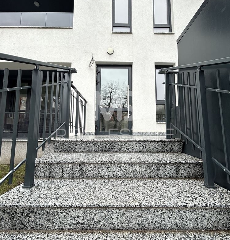 Медицински център, кв. Дървеница - 0