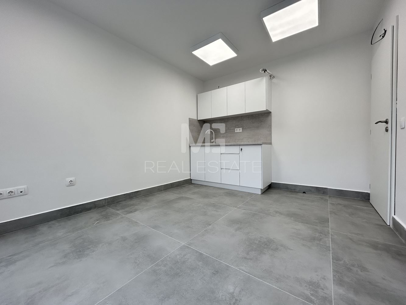 Медицински център, кв. Младост 2 - 0