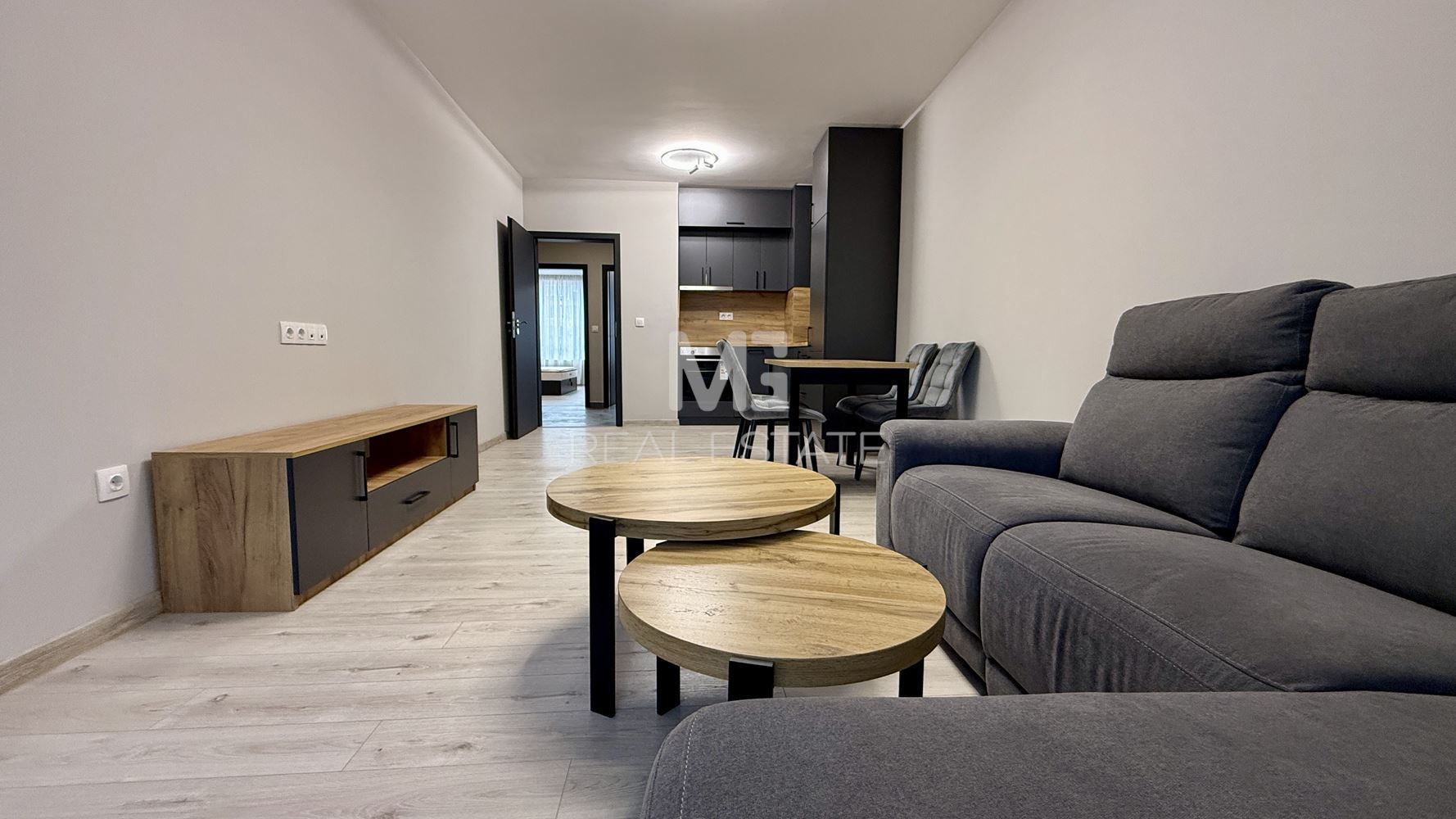 3-стаен апартамент под наем кв. Дървеница - 0