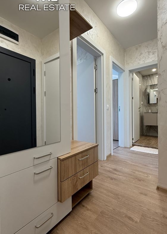 Луксозен 3-стаен - кв. Малинова долина - 0