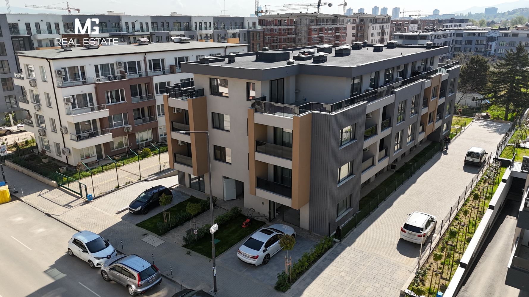 Луксозен 3-стаен - кв. Малинова долина - 0