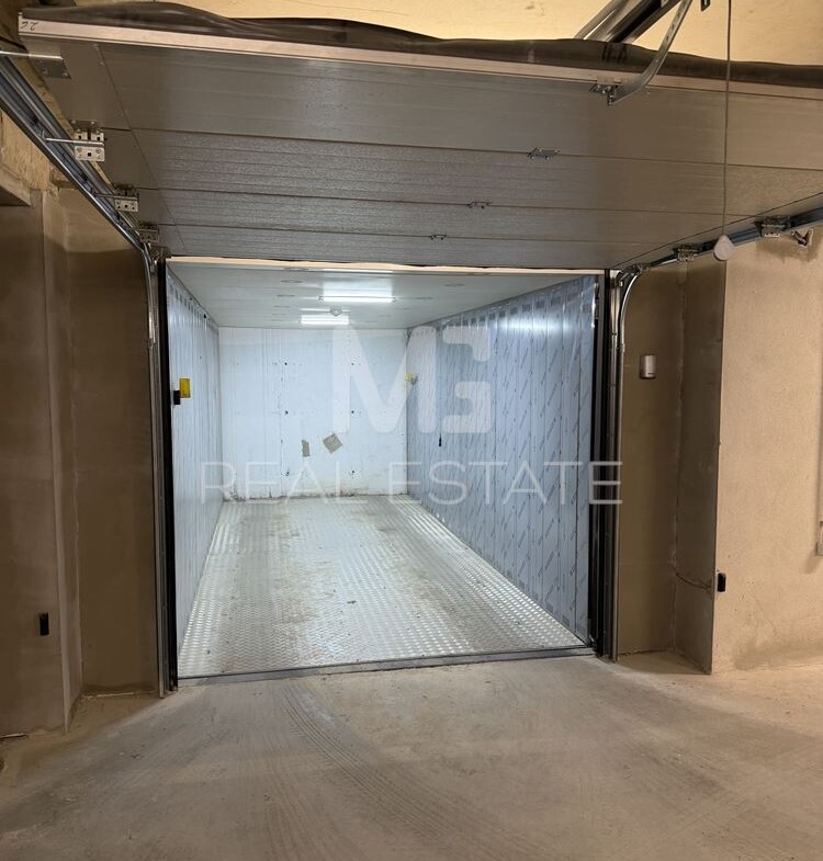 Garage FOR RENT - 0