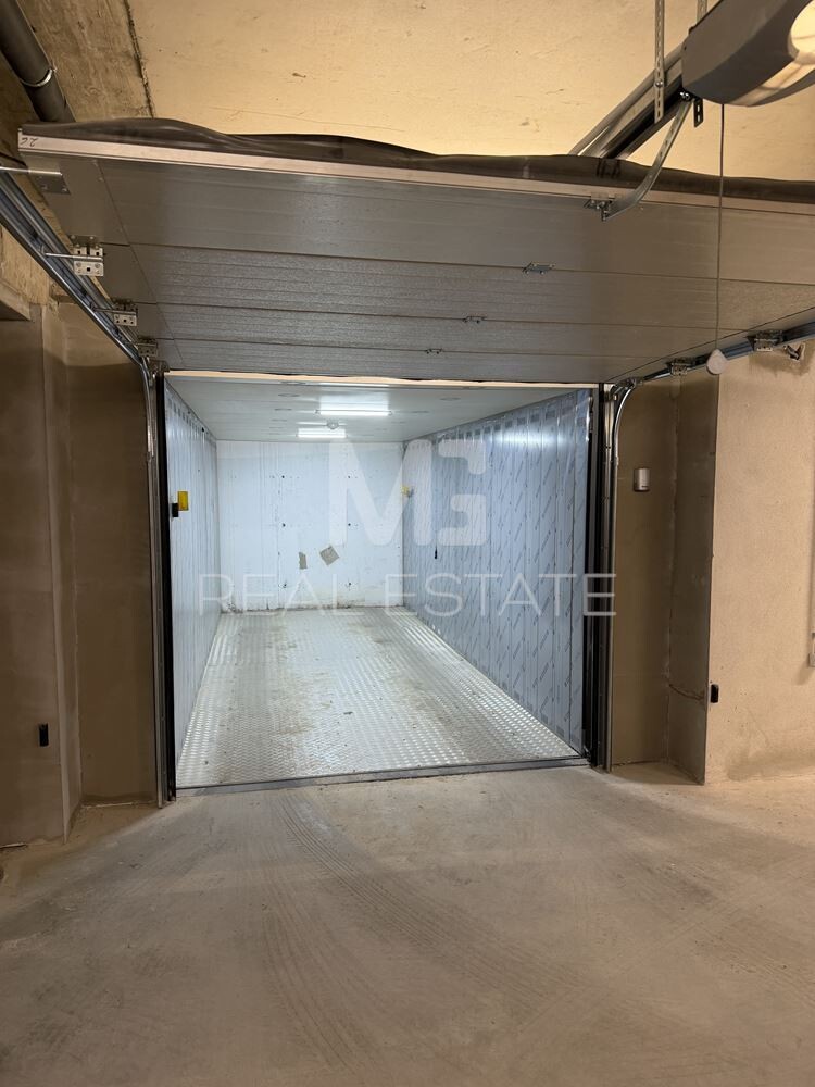 Garage FOR RENT-0 Garage FOR RENT - 0