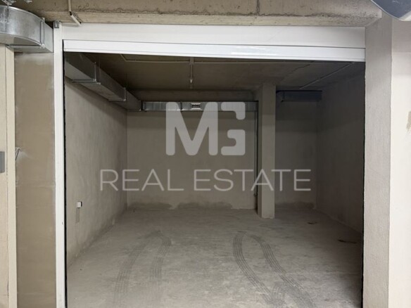 Garage FOR RENT - 0